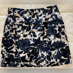 Skort SC&CO Size Medium Blue Floral Print